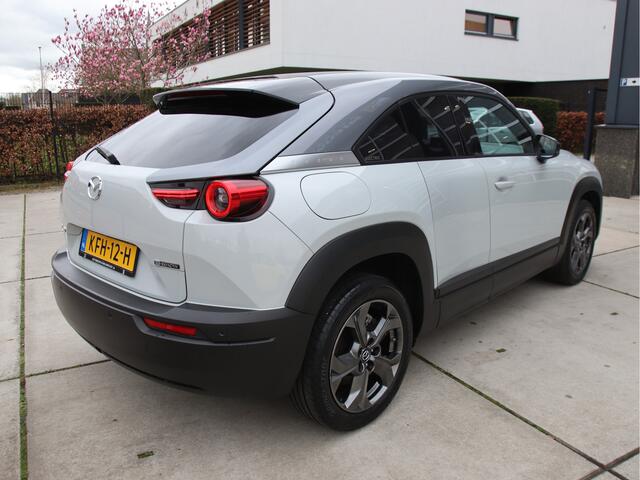 Mazda MX-30 e-SkyActiv 145 First Ed. 36 kWh 96% Stoelvw, HUD, Camera, Carplay, FULL LED Prijspakker!