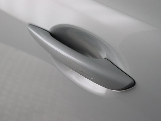 Mazda MX-30 e-SkyActiv 145 Luxury 36 kWh (NL-Auto / Pano / Bose / 360 Camera / Stoel-Stuurverw. / Two Tone)