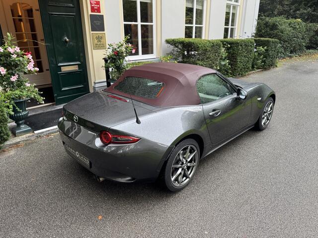 Mazda MX-5 2.0 SkyActiv-G 184 Sakura, Camera