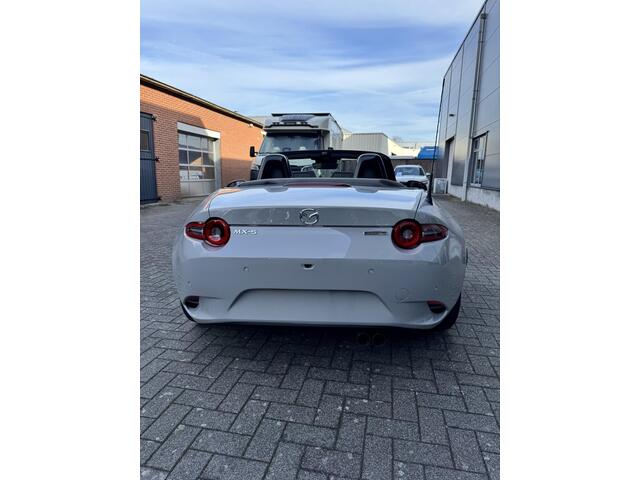 Mazda MX-5 136 pk Yakudo, sportonderstel. Aero Grey, Alcantara – foto 4