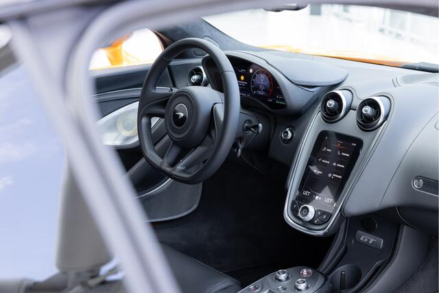 Mclaren GT 4.0 V8 | Matt Papaya Spark | Electrochromic Roof | MSO |