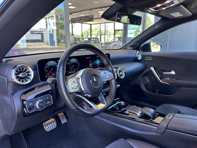 Mercedes-Benz 200 CLA 200 Premium Plus Perfect onderhouden'' Carplay - Pano - Ambition ''