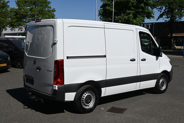 Mercedes-Benz 311 CDI Sprinter L1H1 RWD MBUX met navigatie, Trekhaak