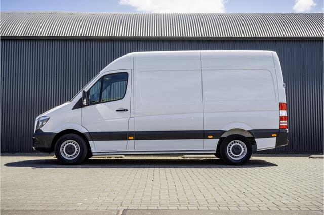 Mercedes-Benz 311 CDI Sprinter | L2H2 | Camera | Airco | Volledige Inrichting | Omvormer | Oprijplaat | Euro 6