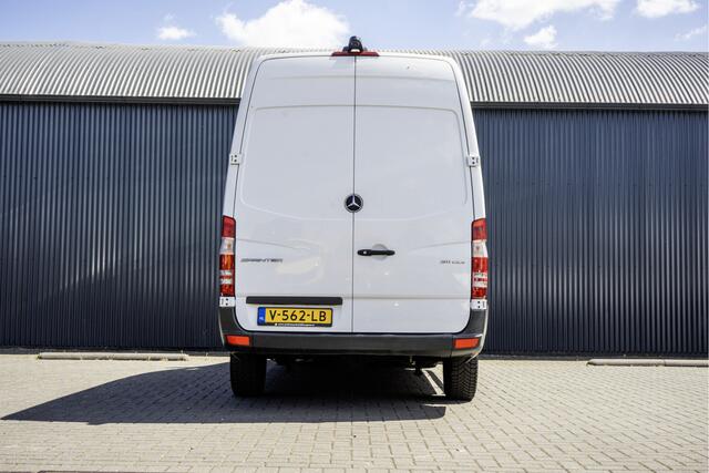 Mercedes-Benz 311 CDI Sprinter | L2H2 | Camera | Airco | Volledige Inrichting | Omvormer | Oprijplaat | Euro 6