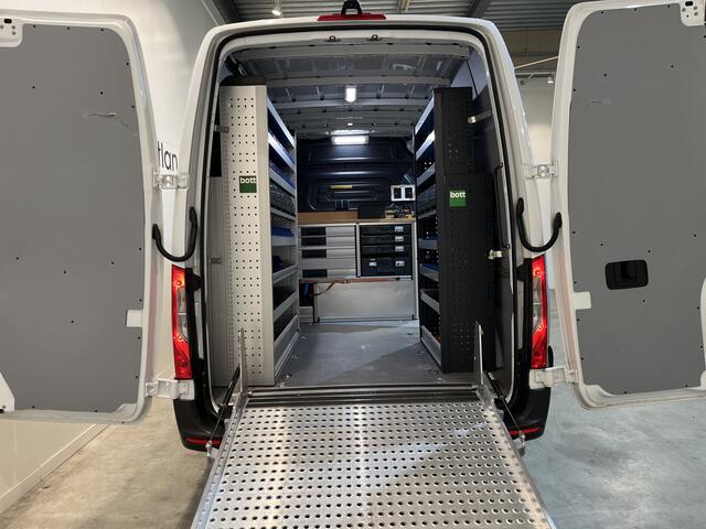 Mercedes-Benz 311 CDI Sprinter L2H2 RWD / Euro 6 / Servicebus / Bott inrichting / 220V / Airco / Oprijplaat / Compressor / CarPlay / Camera