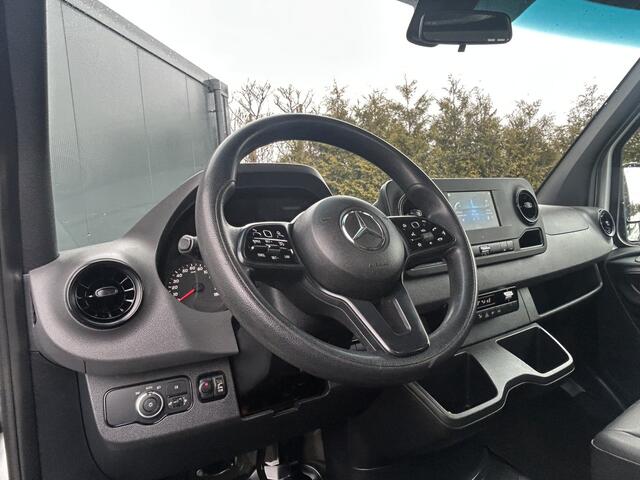 Mercedes-Benz 311 CDI Sprinter 3.5T AUTOMAAT / 22.128 KM !! / HIAB KRAAN T-CLX 013 / 1e EIG. / TREKHAAK / AIRCO / CRUISE / APPLE CARPLAY