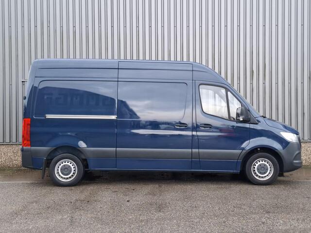 Mercedes-Benz 311 CDI Sprinter GB L2 FWD Functional 3.5T / AIRCO / CAMERA / 3 ZITS / DEALER ONDERHOUDEN / NAVI