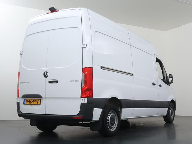 Mercedes-Benz 311 CDI Sprinter | FWD | L2 H2 | Pro | Parkeercamera | Airco | Cruise Control | 3-zits | FWD | Certified