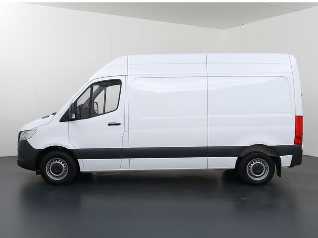 Mercedes-Benz 311 CDI Sprinter | FWD | L2 H2 | Pro | Parkeercamera | Airco | Cruise Control | 3-zits | FWD | Certified