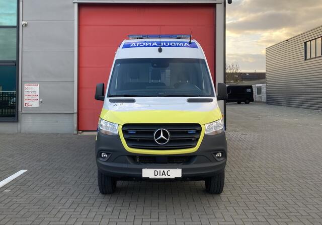 Mercedes-Benz 419 Cdi Diesel 4x4 Ambulance L2H2 