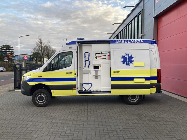 Mercedes-Benz 419 Cdi Diesel 4x4 Ambulance L2H2 