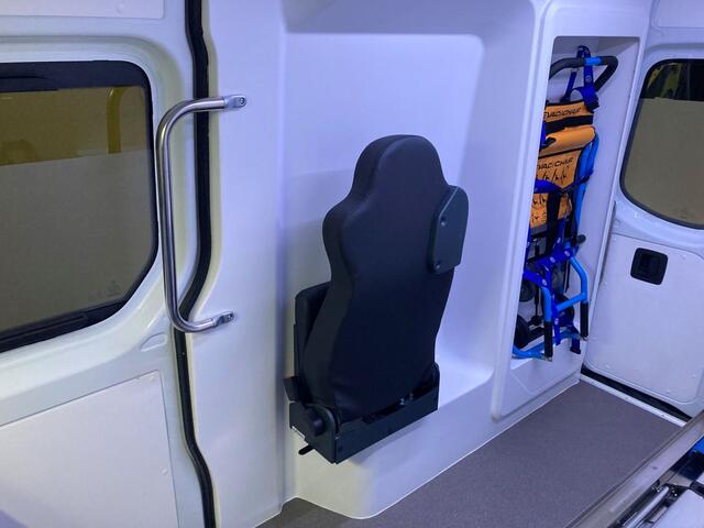 Mercedes-Benz 419 Cdi Diesel 4x4 Ambulance L2H2 