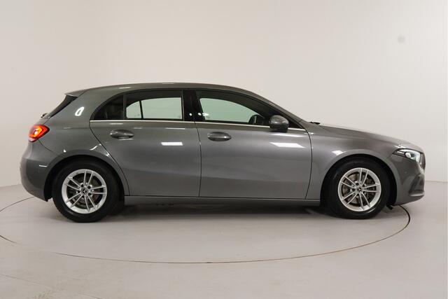 Mercedes-Benz A-KLASSE 200 Business Solution | Trekhaak | Camera | Stl. verw. | Widescreen |
