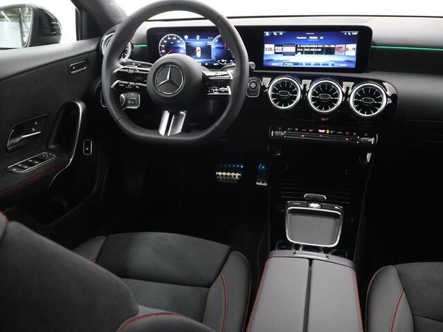 Mercedes-Benz A-KLASSE 250 e Star Edition AMG NIGHT | Keyless Entry | Sfeerverlichting | MultiBEAM LED | Apple Carplay | Dodehoekassistent |