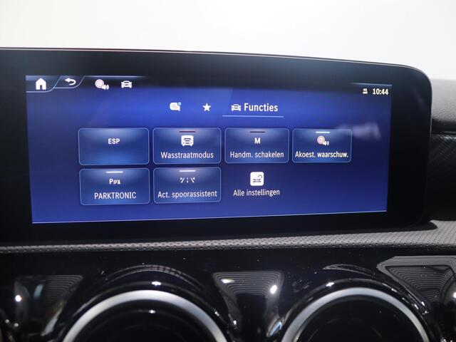 Mercedes-Benz A-KLASSE 180 Star Edition Luxury-Line| Panorama dak | Led koplampen | Getint glas | Zwarte dakhemel