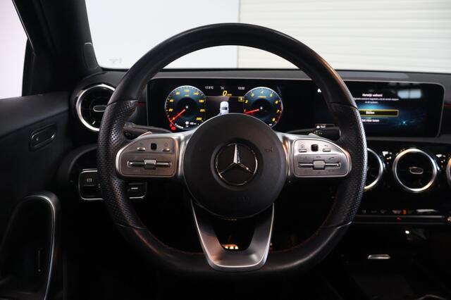 Mercedes-Benz A-KLASSE 180 Bns Solution | AMG | MBUX | PANORAMA