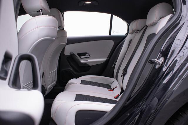 Mercedes-Benz A-KLASSE 180 d Business Solution | Camera| Unieke bekleding| Dodehoek
