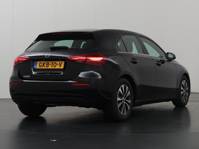 Mercedes-Benz A-KLASSE 180 Star Edition Stoelverwerwarming | Led verlichting | Multiscreen | Achteruitrij camera | Automatisch Inparkeren |