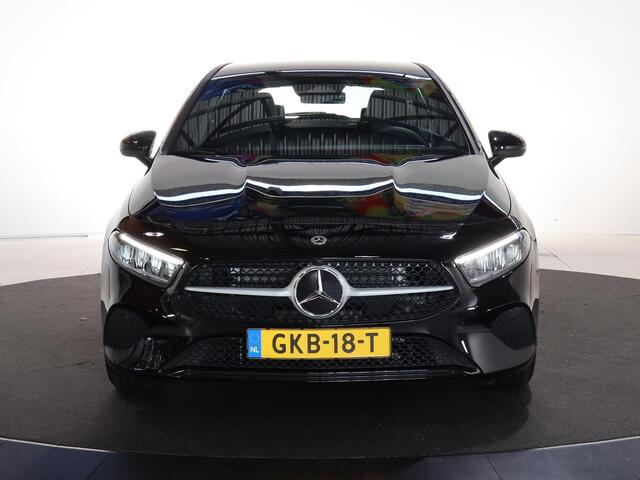 Mercedes-Benz A-KLASSE 180 Star Edition 2x groot scherm | Stoelverw. | Led verlichting | achteruitrij camera | Spiegelpakket