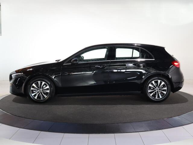 Mercedes-Benz A-KLASSE 180 Star Edition 2x groot scherm | Stoelverw. | Led verlichting | achteruitrij camera | Spiegelpakket