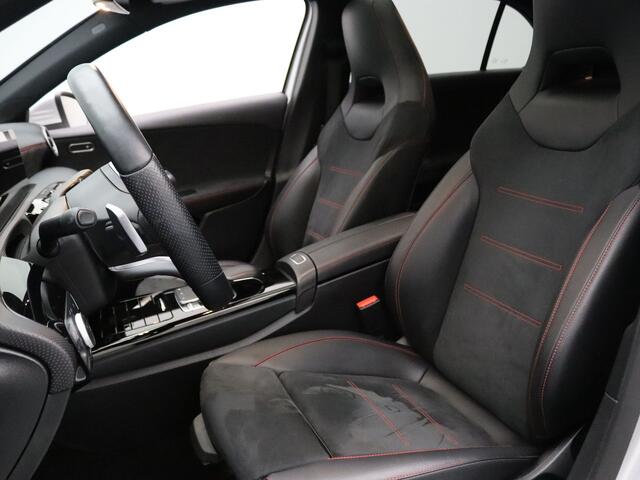 Mercedes-Benz A-KLASSE 180 Business Solution AMG Camera | Cruise | Navi | Parkeersens. v+a | Panoramadak