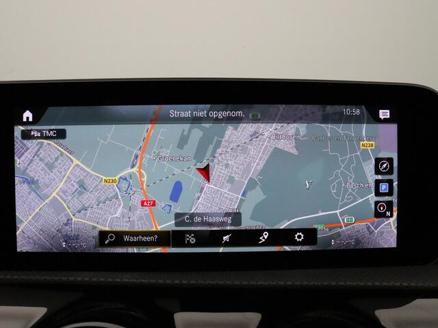 Mercedes-Benz A-KLASSE 180 Business Solution AMG Camera | Cruise | Navi | Parkeersens. v+a | Panoramadak