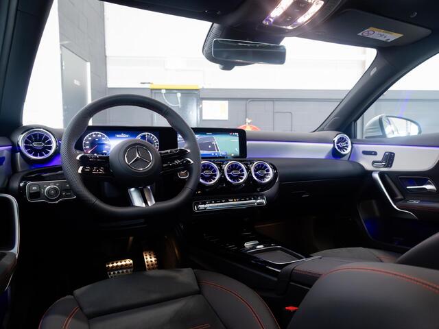 Mercedes-Benz A-KLASSE Hatchback 250 e Star Edition AMG Line Plus | Panorama dak