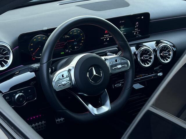 Mercedes-Benz A-KLASSE 250 e AMG Line | Pano | Sfeerverlichting | Camera | DAB