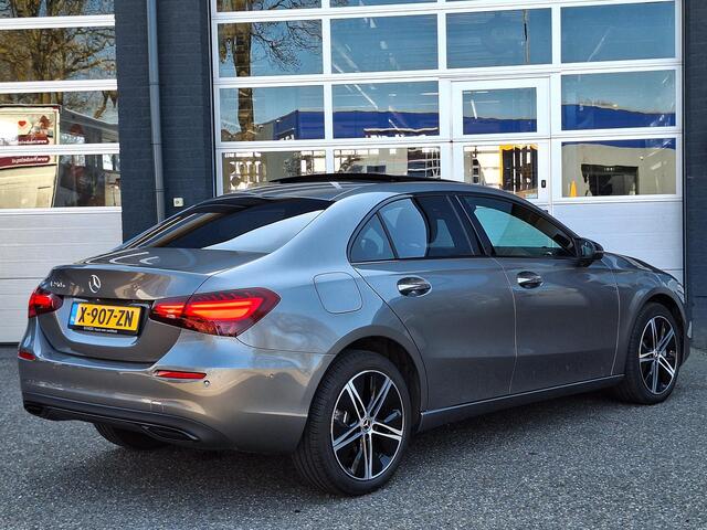 Mercedes-Benz A-KLASSE 250 e Luxury | Panoramadak | Night pakket | Achteruitrijcamera | Stoelverwarming | Dodehoekassistent | Multibeam LED