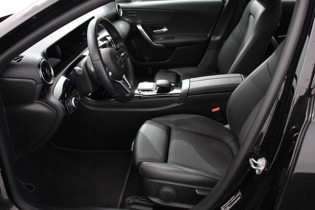 Mercedes-Benz A-KLASSE 200 163pk Progressive Automaat Navigatie Camera Park Assist Cruise Control Virtual Cockpit Progressive Pack Stoelverwarming LED High Performance