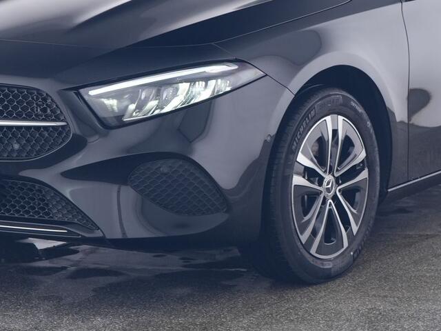 Mercedes-Benz A-KLASSE 250 e Face Lift Plug-In Hybride | Trekhaak | 11 kW Laden | Stuur en Stoelverwarming | Parkeerpakket met Camera | Inclusief 24 maanden Mercedes-Benz Certified garantie voor Europa.
