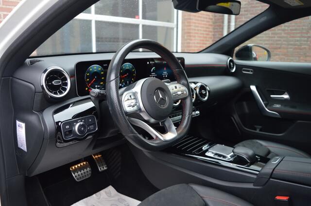 Mercedes-Benz A-KLASSE 180 AMG | PANO - CAMERA - INCL BTW