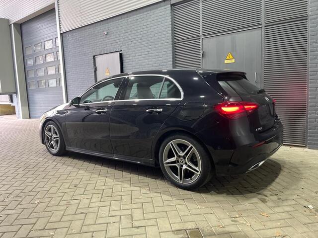 Mercedes-Benz A-KLASSE 200 AMG Line | Panorama/schuifdak | Head-Up | 360° Camera | Midline Sound | Trekhaak