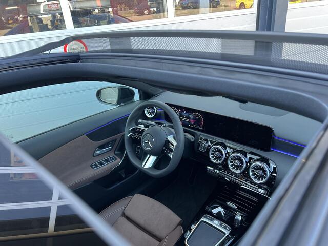 Mercedes-Benz A-KLASSE Limousine 180 Star Edition AMG LIMITED | Bruin Interieur | Night Pakket | Panoramadak | MULTIBEAM LED Koplampen | Apple CarPlay | Android Auto | Sierdelen Lindehout Zwart | Sfeerverlichting | Stoelverwarming | Achteruitrijcamera