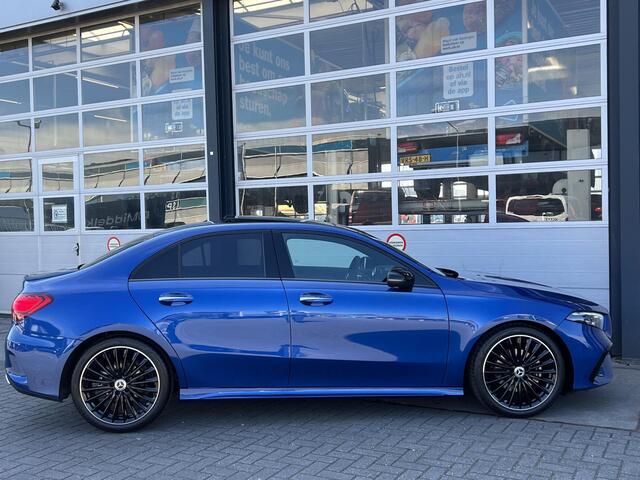 Mercedes-Benz A-KLASSE Limousine 180 Star Edition AMG LIMITED | Bruin Interieur | Night Pakket | Panoramadak | MULTIBEAM LED Koplampen | Apple CarPlay | Android Auto | Sierdelen Lindehout Zwart | Sfeerverlichting | Stoelverwarming | Achteruitrijcamera