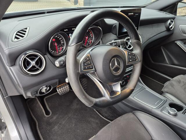 Mercedes-Benz A-KLASSE Camera,Navi,Led verlichting,Cruise control.