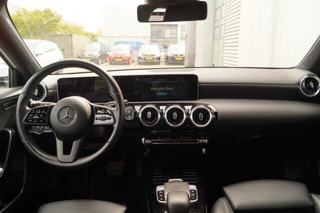 Mercedes-Benz A-KLASSE 180d Automaat Business Solution Limited -LED-ECC-NAVI-