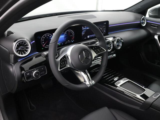 Mercedes-Benz A-KLASSE 250 e Star Edition Luxury Line >>> Diefstalschade Wensink Emmen <<< | Multibeam LED | Trekhaak | Draadloos laden voor Smartphone