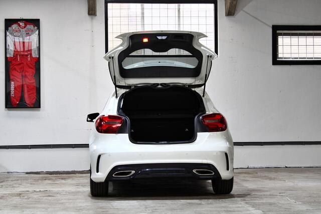 Mercedes-Benz A-KLASSE 180 AMG Night Edition Plus | AMG | Multispaaks | Navigatie | Parkeersensoren | NL auto |