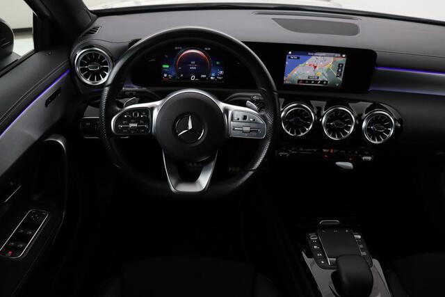 Mercedes-Benz A-KLASSE 250 e Premium Plus | AMG | Pano.Dak | LED | Navigatie | Camera
