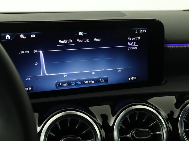 Mercedes-Benz A-KLASSE 180 Luxury Line LIMITED Edition | Trekhaak | Nightpakket | Dodehoekassistent | Parkeerpakket met achteruitrijcamera | Extra USB-poorten | KEYLESS GO | Sfeerverlichting | High-performance led-koplampen |