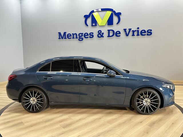 Mercedes-Benz A-KLASSE 180 d Business Solution Airco ECC | LED | Widescreen | Camera | 19' Velgen | Cruise Control | Apple Carplay | Stoelverwarming | Isofix | NAP |