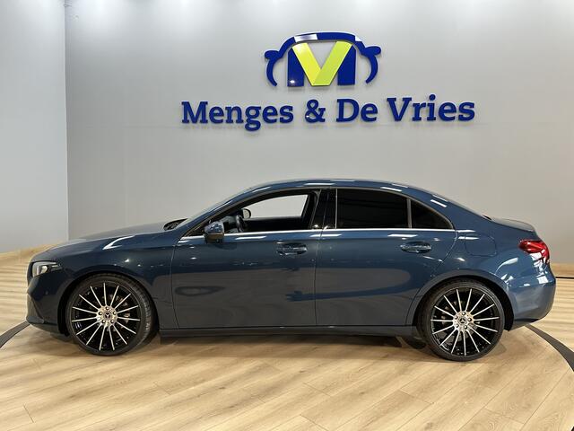 Mercedes-Benz A-KLASSE 180 d Business Solution Airco ECC | LED | Widescreen | Camera | 19' Velgen | Cruise Control | Apple Carplay | Stoelverwarming | Isofix | NAP |