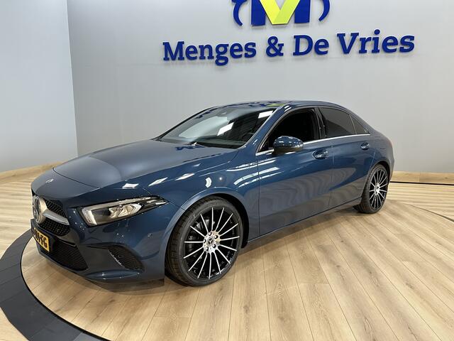 Mercedes-Benz A-KLASSE 180 d Business Solution Airco ECC | LED | Widescreen | Camera | 19' Velgen | Cruise Control | Apple Carplay | Stoelverwarming | Isofix | NAP |