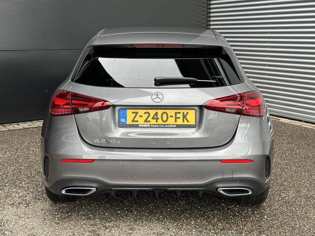Mercedes-Benz A-KLASSE 250 e AMG Line | Night Pakket | Apple CarPlay | Android Auto | Sierdelen Aluminium | Sfeerverlichting | Stoelverwarming | Achteruitrijcamera | Parkeersensoren | Elektrisch Inklapbare Buitenspiegels