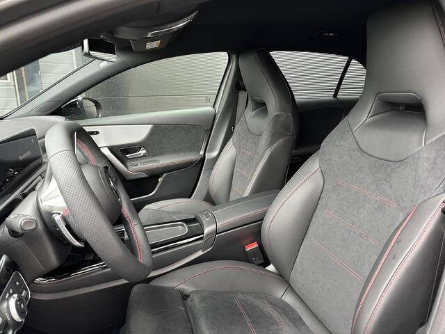 Mercedes-Benz A-KLASSE 250 e AMG Line | Night Pakket | Apple CarPlay | Android Auto | Sierdelen Aluminium | Sfeerverlichting | Stoelverwarming | Achteruitrijcamera | Parkeersensoren | Elektrisch Inklapbare Buitenspiegels