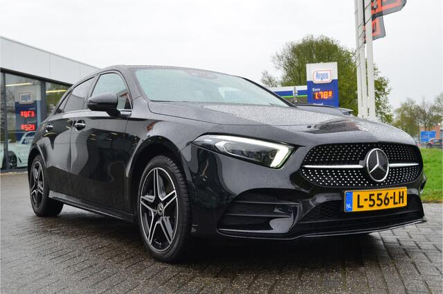 Mercedes-Benz A-KLASSE 250 e AMG Pano | Multibeam LED | Sfeerverlichting | 2x memory stoel | Keyless | Adaptive cruise + stuurassist | Carplay | Metallic zwart