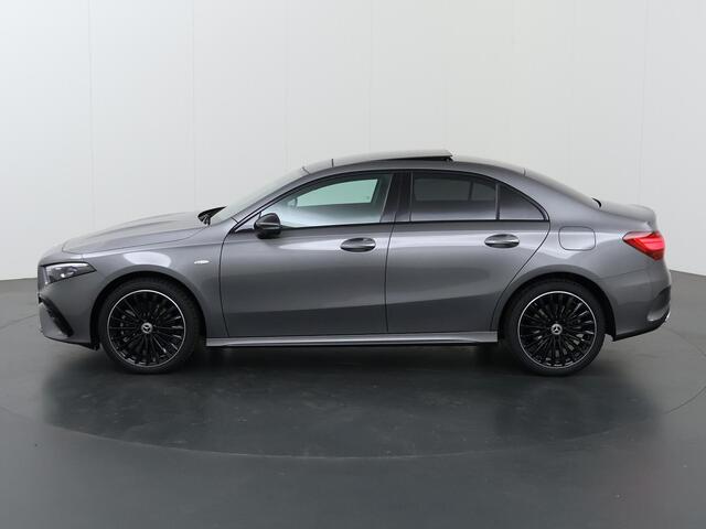 Mercedes-Benz A-KLASSE 250 e Business Solution AMG | Night pakket | 360* Camera | Dode hoek | Panoramdak