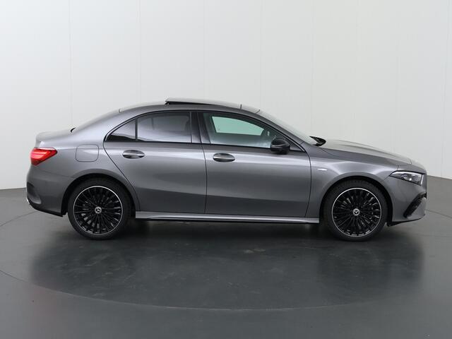 Mercedes-Benz A-KLASSE 250 e Business Solution AMG | Night pakket | 360* Camera | Dode hoek | Panoramdak